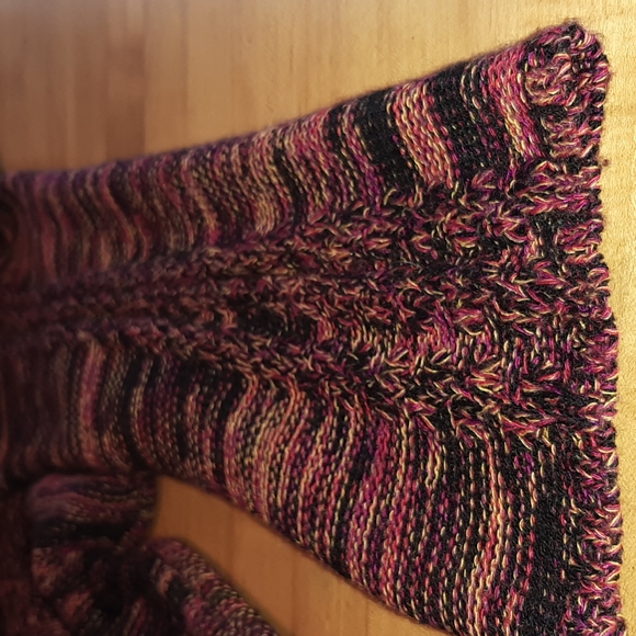 NY Collection Sweater. - Picture 8 of 8